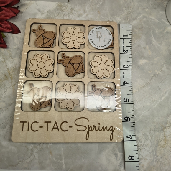 Birch House Living Spring Tic Tac Toe Wooden Game Board New - Picture 3 of 4
